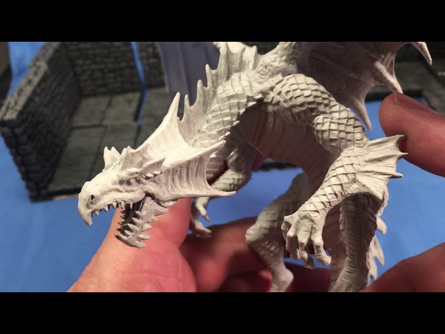 Vídeo relacionado con WizKids Pathfinder Battles Deep Cuts - Gargantuan White Dragon