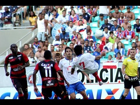 Melhores momentos de Bahia 2 X 0 Vitória. Gols de Rhayner e Lincon. (23/3/2014)