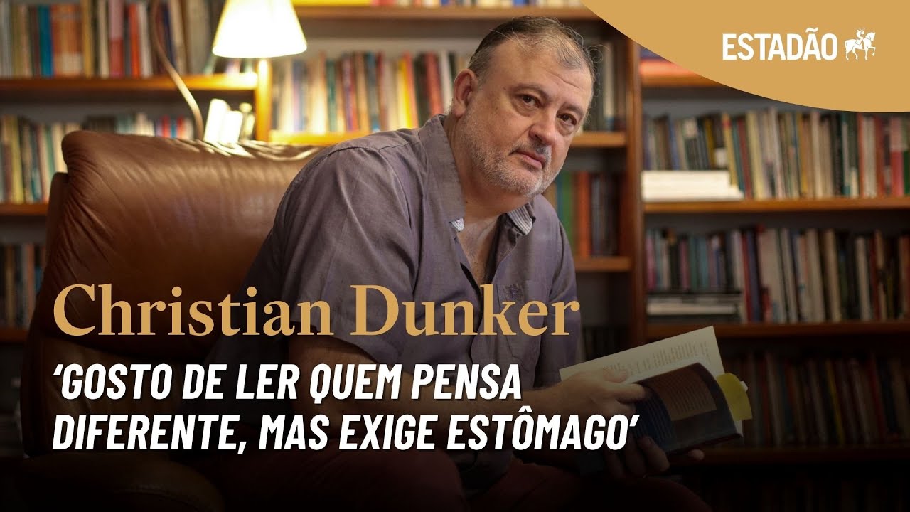 CHRISTIAN DUNKER mostra sua enorme biblioteca, com obras que vão de LACAN a OLAVO DE CARVALHO; veja