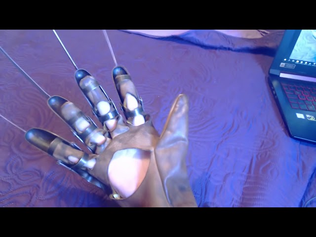 Vídeo relacionado con NECA Réplica 1:1 Guante Freddy Pesadilla ELM Street 3