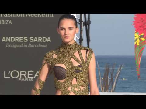 Desfile Andrés Sarda #MBFWIBIZA #MBFW #USHUAIAIBIZA @USHUAIAIBIZA