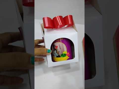 Desayuno sorpresa de cumpleaños en tonos rojos