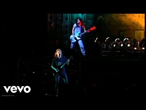 Videoclip de El Rey De La Triste Felicidad (En Directo Desde Estadio De Huracán Buenos Aires / 2001) — La Renga