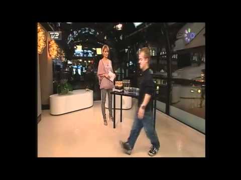TV2 Godaften Danmark - Dværg sparker sig selv i hovedet