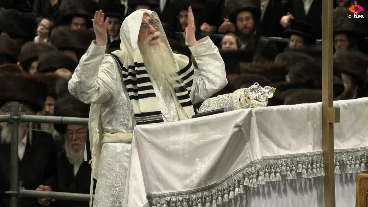 Hakofos Shniyos In Sanz - 2026 | הקפות שניות חצר הקודש צאנז - תשפ"ז