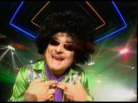 Nag Ivana Banfić, Dino Dvornik