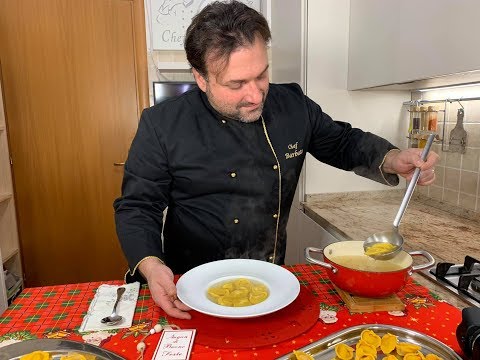Cappelletti in Brodo di Cappone - Ricetta di Natale