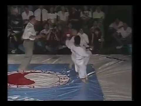 Andy hug axe kick 1991