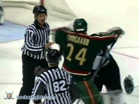 Rob Davison vs Derek Boogaard