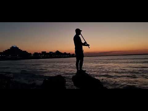 Caval.. după Valentin Golomoz  ... și valuri.. la răsărit..