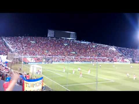 "Cerro 4 - Santa Fe 1 vamos ciclón" Barra: La Plaza y Comando • Club: Cerro Porteño • País: Paraguay