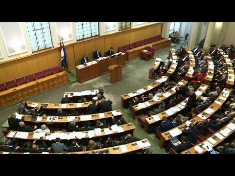 Hrvatski zastupnici glasaju za raspuštanje Sabora usred političke krize