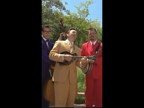 Happy anniversary to Little Mo’ McCoury! 🦒