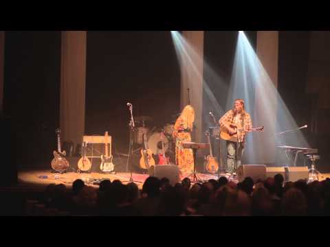 Sebastian Wijk - Heavy on my back (Live with Lisa Miskovsky)