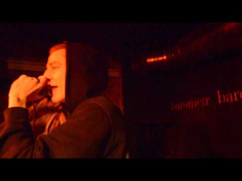 Hade a.k.a. Kaietanovich (ZETENWUPE) - Królowa Balu(live in Barometr 25.01.2014)