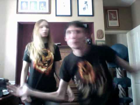 Jacob and Bella Dacing and Singing Along to the Hunger Games Parody Song