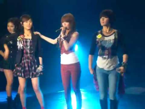 (Fancam)4minute Live! Hyuna A dances Change / Girls singing What a Girl Wants