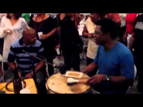 TIA DOCA ACÚSTICO - PH Registrou em 11/05/2013