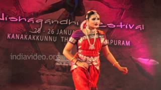 Bharatanatyam Performance by Manju V Nair 