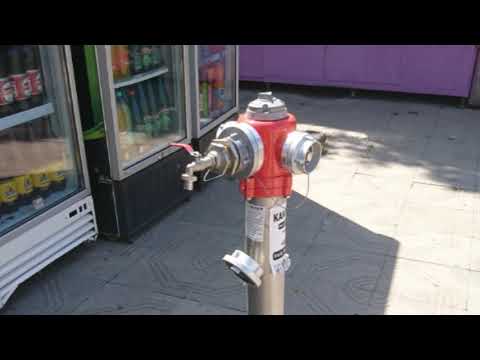 Cisterna i 3 hidranta  sa vodom za piće u centru grada