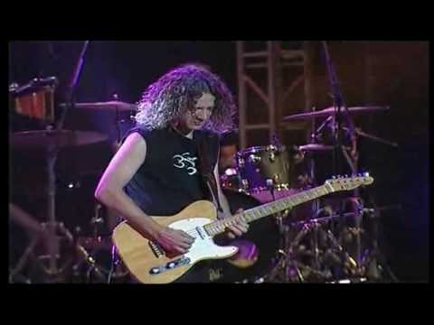 נאסף תשרי צביקה פיק מתוך הופעה Svika Pick