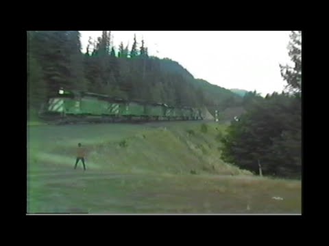 830. SOUTHERN PACIFIC HELPER set with 5 BURLINGTON NORTHERN BN units taken on August 2 1986 5 BN