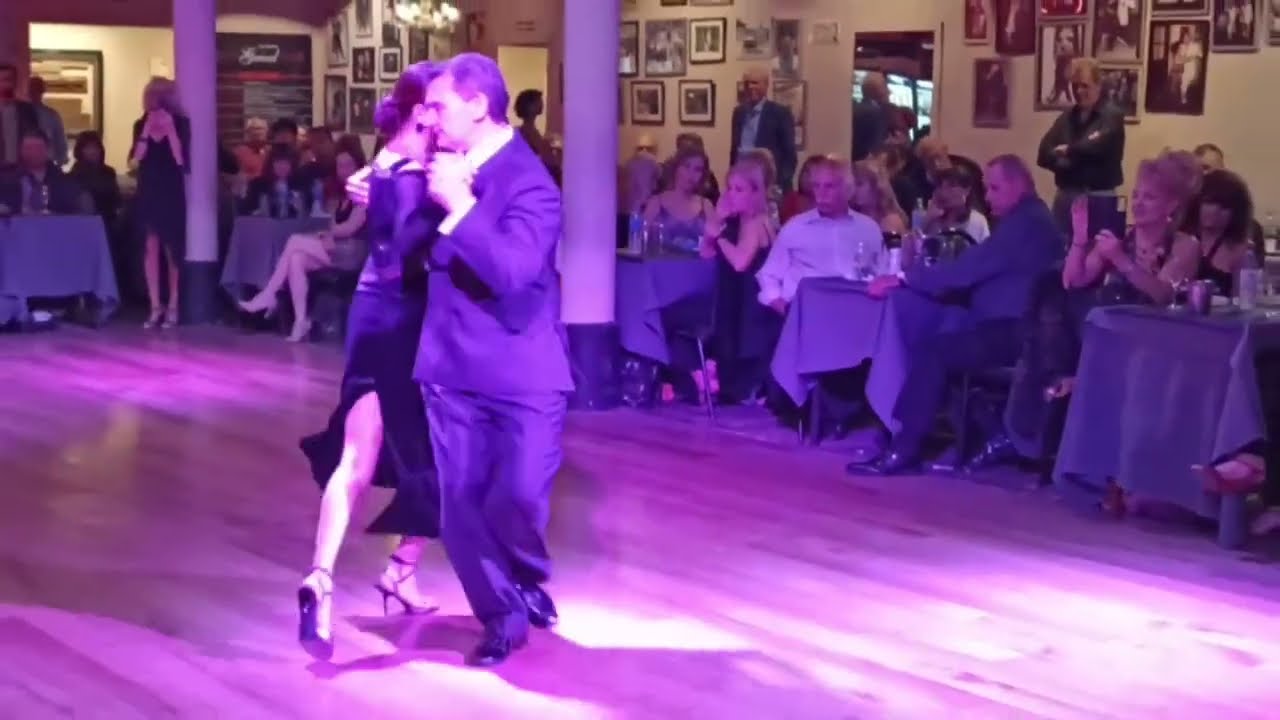 Video thumbnail for Juan Amaya y Valentina Garnier. Vals "Sin rumbo fijo" Tipica Víctor-Angel Vargas