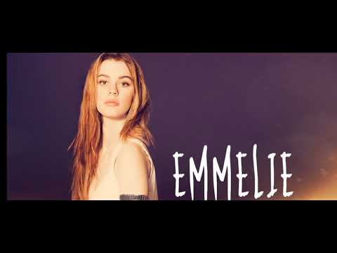 EMMELIE DE FOREST VS NIGHTWISH