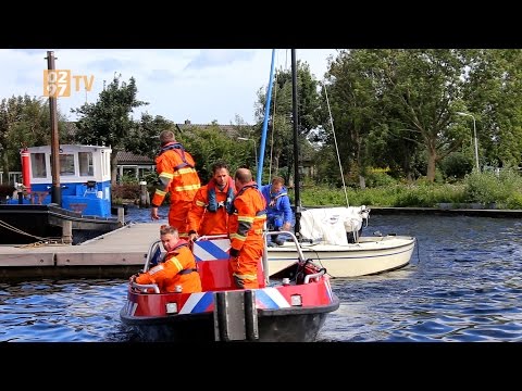 Zeilers in problemen geholpen door brandweer - 0297 TV