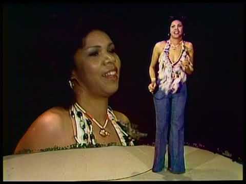 CandiStaton - Young Hearts Run Free (Official Music Video) [HD]