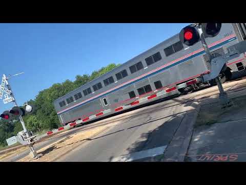 Northbound Amtrak Texas eagle 22 train at Dittmar road in Austin Texas