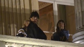 EXCLUSIVE : Willow Smith and Jaden Smith hanging o