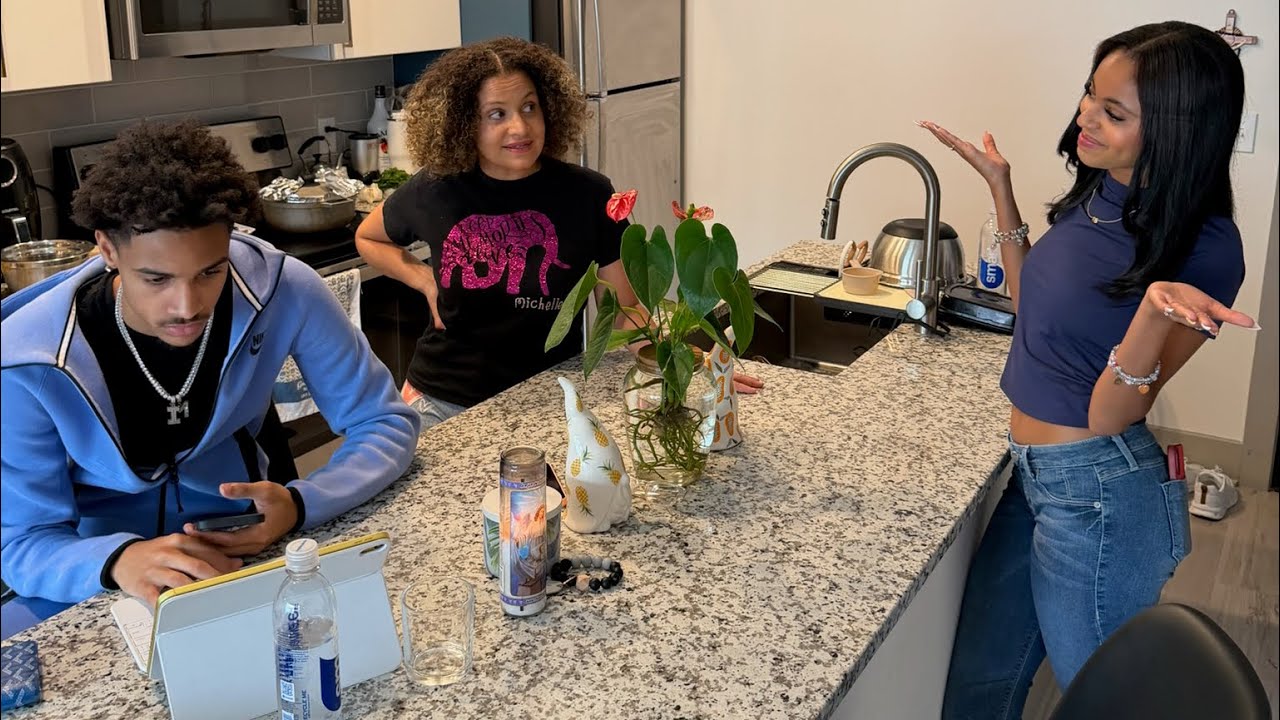 Mariah lies to her Mom and asks if she can go to Philly