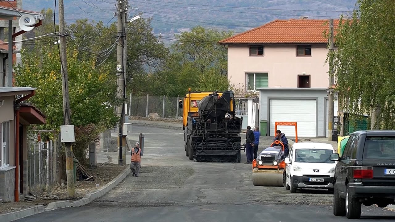 Ремонтират пътната настилка до връх Дамбалъ