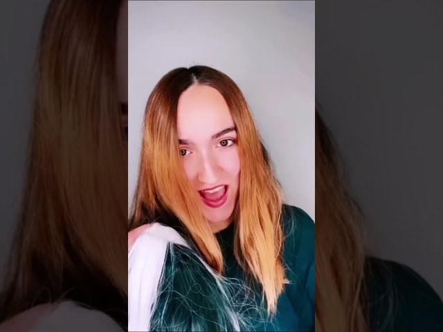 Vídeo relacionado con Disney Villanos, Disfraz Sally Clásico de Disguise para adultos
