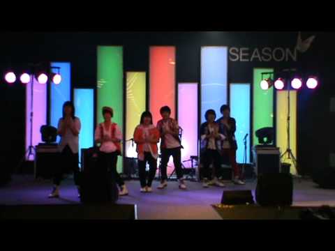 [111217] Beatri2 - Boyfriend @ Season Mall