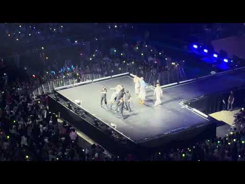 WayV 'FREQUENCY (Korean Ver.)' SMTOWN The Culture The Future London O2 Arena LIVE Performance