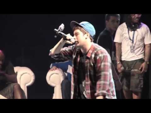 Kapo 013 vs Chade - Cuartos Barcelona - RedBull Batalla de los Gallos 2013 (Oficial)