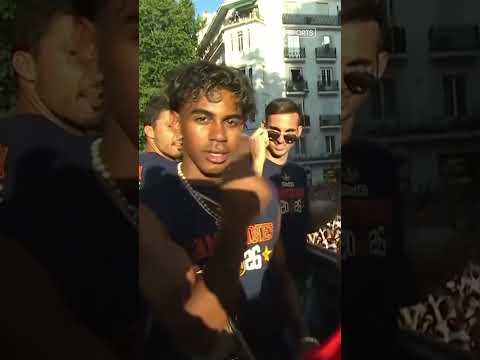 😂🥊 Un combat entre Paredes et Gavi ? Lamine Yamal valide la pancarte des supporters espagnols !