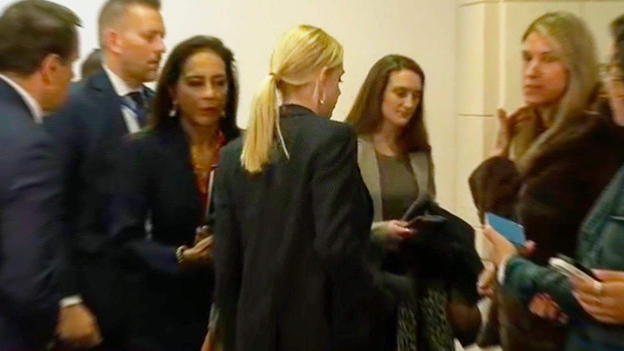 Trump's EPSTEIN SECRET EXPOSED... Bondi GOES INTO HIDING!