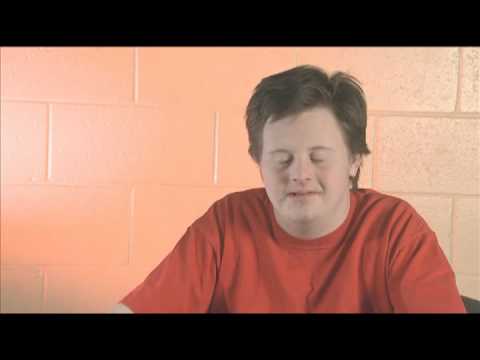 Entrevues et pratique des mannequins (Défilé de mode 2010- APICO).mp4