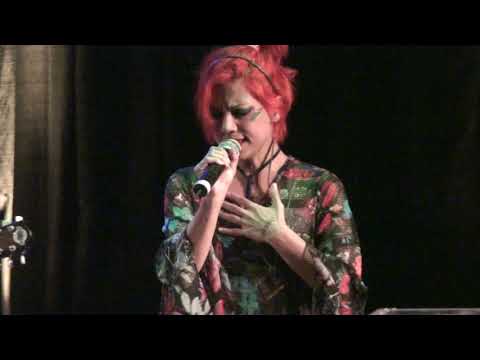 Pedro Martins e Genevieve Artadi - "Space Between The Air"