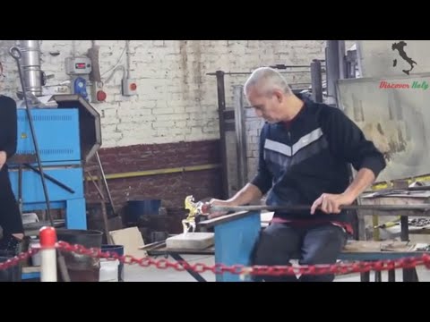 Murano blowing glass - italian craftsmanship technique - Discover Italy