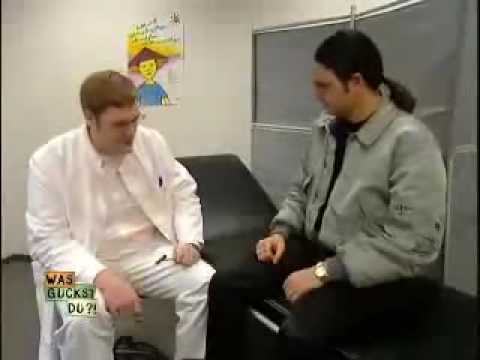 Was guckst du   Hakan beim Arzt