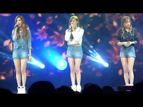 Tiffany's vocals destroying Taeyeon's ear (SNSD)