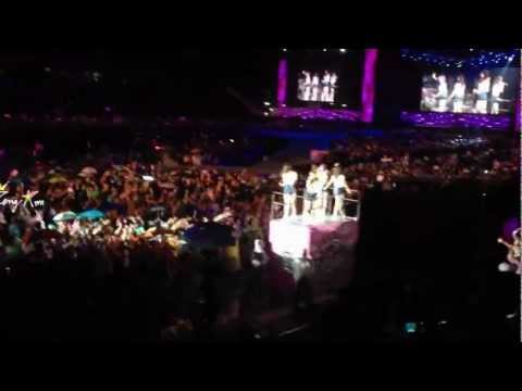 [Fancam] 121125 SNSD - Kissing You @ SMTown in BKK