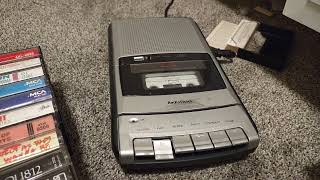 Download lagu 80s cassette squealing sound when it's stuck together mp3