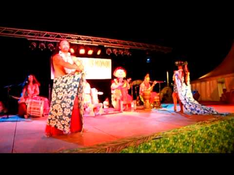 nouer un pareo par le Show Tahiti Nui