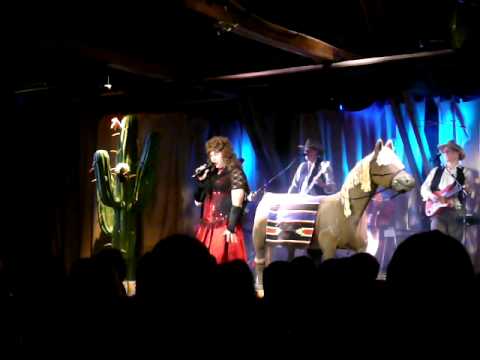 kajskjul8. AfterShave och Anders Eriksson- hästen Gråbo och Miss Big Tilly