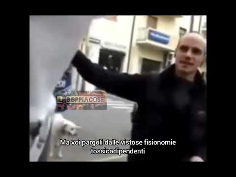 RAGAZZI AVETE DEGLI SPINELLI? ( Doppiaggio in italiano )